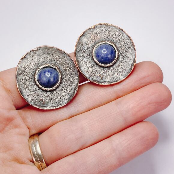 Vintage 70s 80s Modernist Brutalist Textured Copper Blue Quartz Clip On Earrings - Picture 3 of 11